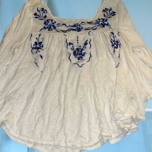 Free People ~ Women’s ~ Top ~ Small ~ Blouse ~White with Blue Embroidery Floral